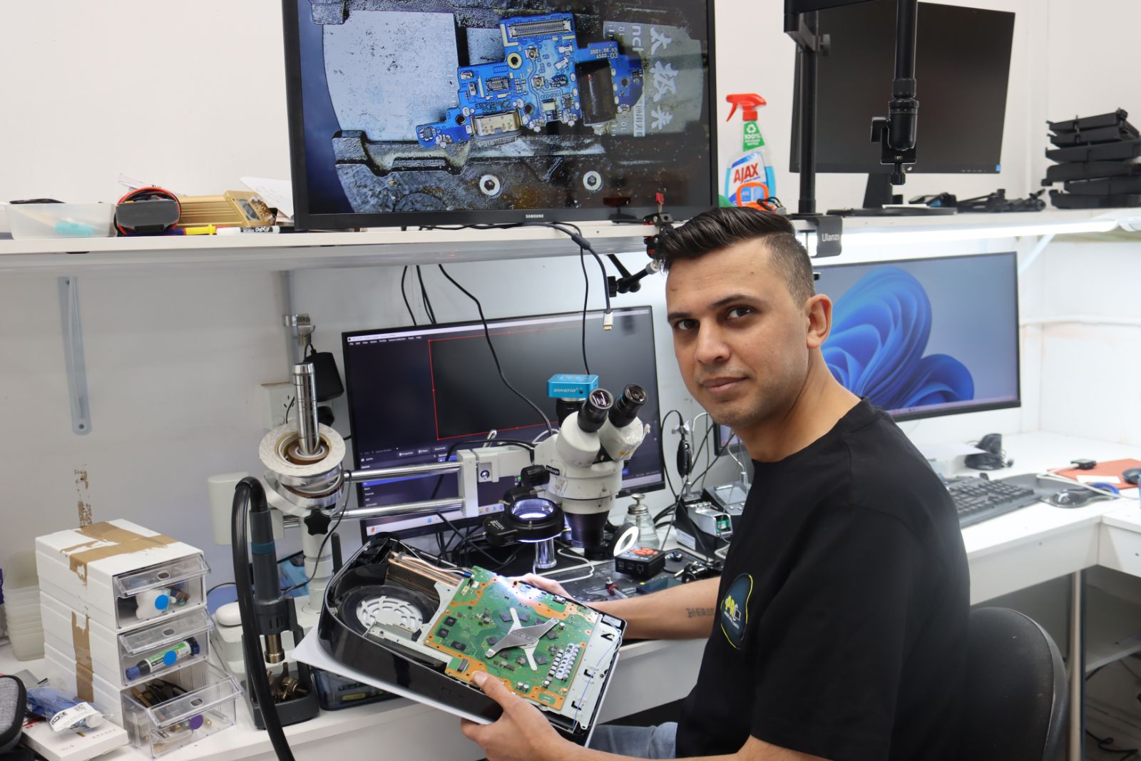 Gaming console repair image